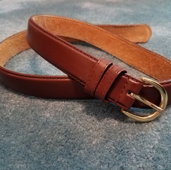Vintage Accessories - • Basic Brown Leather Belt with Gold Buckle